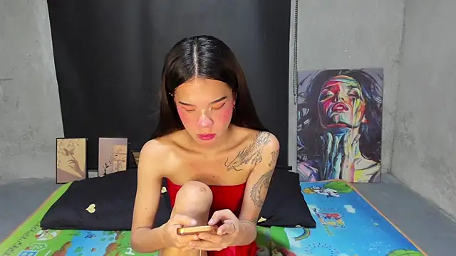 Colette Thompson online show from 11, 3, 2026