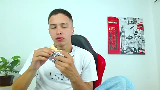 Cumandres18 online show from 11, 4, 2026