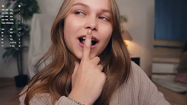 OdellaGillingham online show from 16, 9, 2025