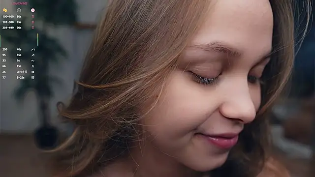 OdellaGillingham online show from 18, 9, 2025