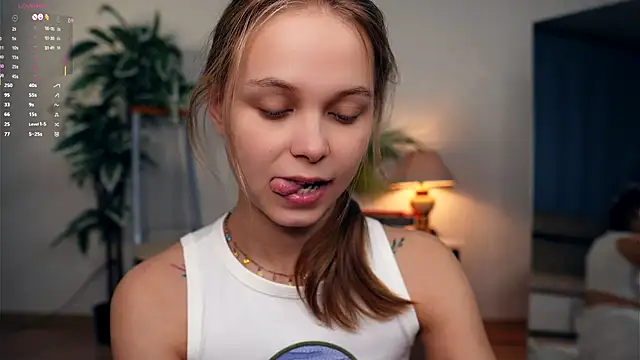 OdellaGillingham online show from 24, 9, 2025