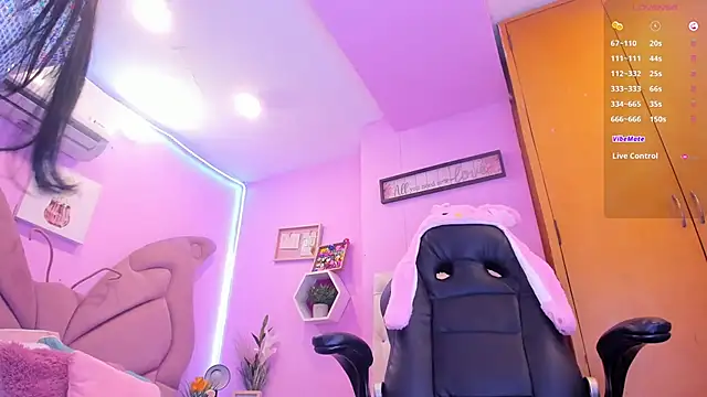 EmmaAnturin online show from 9, 10, 2025