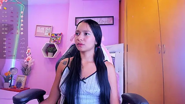 EmmaAnturin online show from 6, 11, 2025