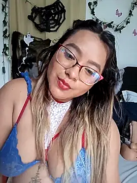 Snapshot of AsshleyVillaloboss chatting on 22, 10, 2025 AsshleyVillaloboss online show from 22, 10, 2025