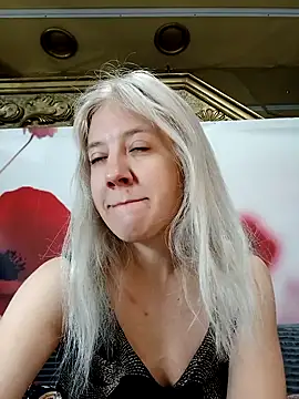 Snapshot of HeronDenni chatting on 25, 10, 2025 HeronDenni online show from 25, 10, 2025