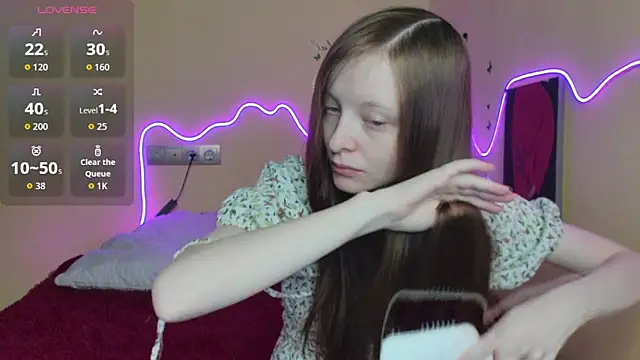 AliceHaris online show from 4, 10, 2025