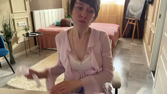 daniellia  online show from 19, 4, 2026