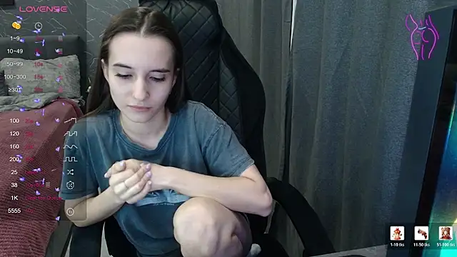 Snapshot of ShowPassion chatting on 10, 4, 2026 ShowPassion online show from 10, 4, 2026