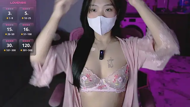 Snapshot of Phuong_Bee chatting on 13, 3, 2026 Phuong Bee online show from 13, 3, 2026