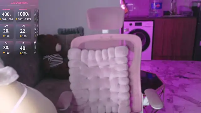 Snapshot of Phuong_Bee chatting on 5, 4, 2026 Phuong Bee online show from 5, 4, 2026