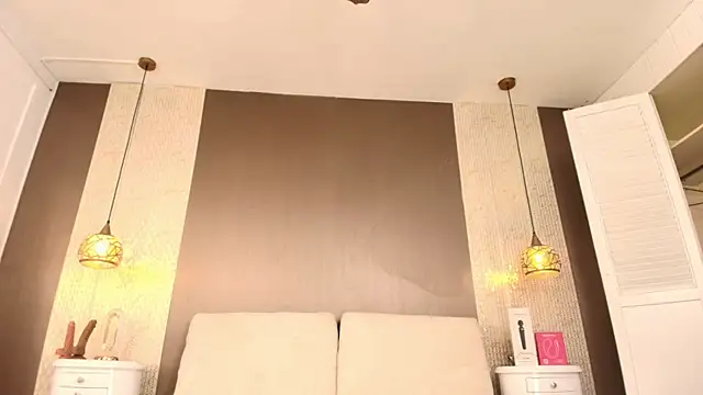 Tiifany Baker online show from 23, 7, 2026