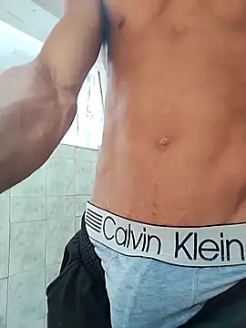 Snapshot of Brayanellatino chatting on 2, 3, 2026 Brayanellatino online show from 2, 3, 2026