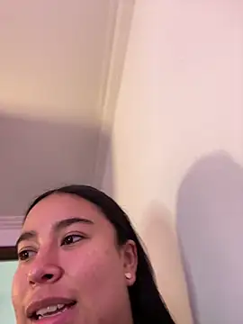 Zoey thompson online show from 16, 4, 2026