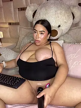 Snapshot of Zoey_thompson chatting on 21, 4, 2026 Zoey thompson online show from 21, 4, 2026