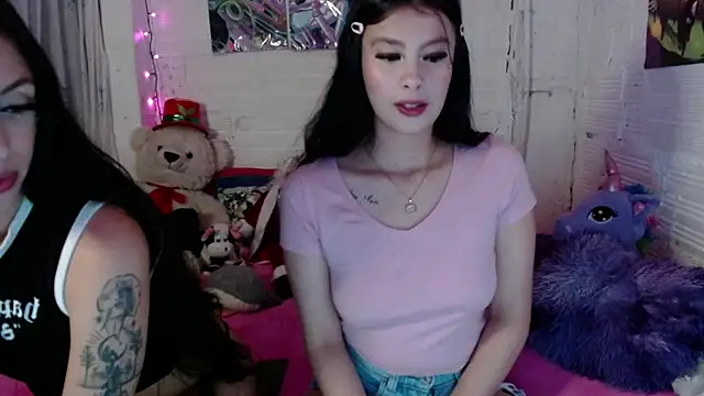 Snapshot of Pamelaa_reyess_2 chatting on 28, 11, 2025 Pamelaa reyess 2 online show from 28, 11, 2025