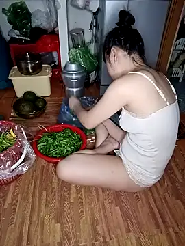 Snapshot of Thuylinh86 chatting on 7, 10, 2025 Thuylinh86 online show from 7, 10, 2025
