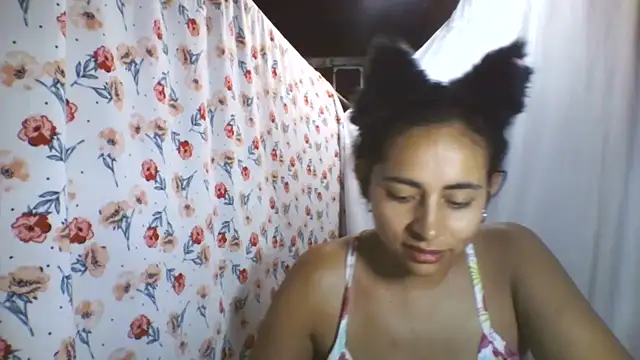 Snapshot of Anabelhotxx16 chatting on 11, 10, 2025 Anabelhotxx16 online show from 11, 10, 2025