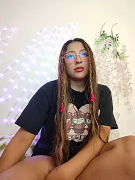 Snapshot of airamoon chatting on 28, 4, 2026 airamoon online show from 28, 4, 2026