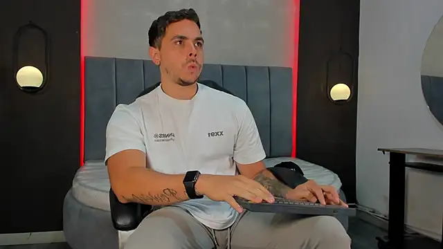 Liam walk  online show from 22, 4, 2026