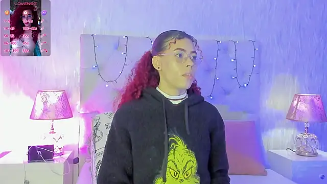 Snapshot of Pamelamiler__ chatting on 5, 11, 2025 Pamelamiler online show from 5, 11, 2025