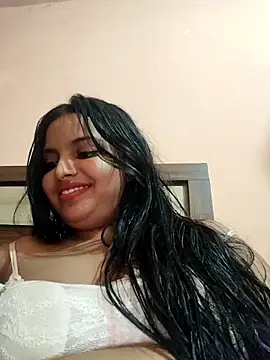 Snapshot of Maahhii_2 chatting on 19, 5, 2026 Maahhii 2 online show from 19, 5, 2026
