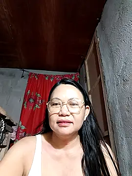 Everleigh mom online show from 21, 10, 2025