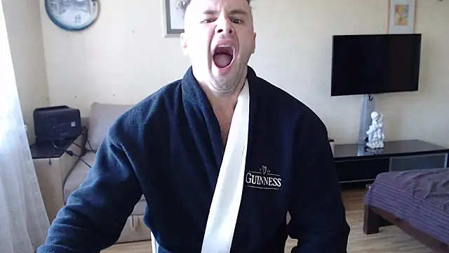 muscle uncut online show from 15, 10, 2025