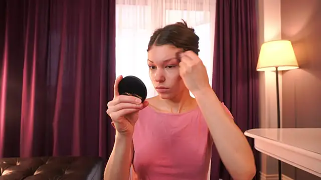 ElwynaBrickell online show from 20, 10, 2025