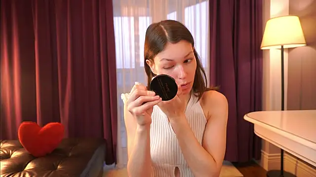 ElwynaBrickell online show from 7, 11, 2025