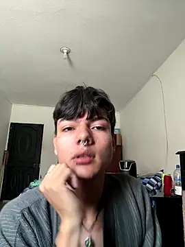 Snapshot of alandelrey57 chatting on 18, 12, 2025 alandelrey57 online show from 18, 12, 2025