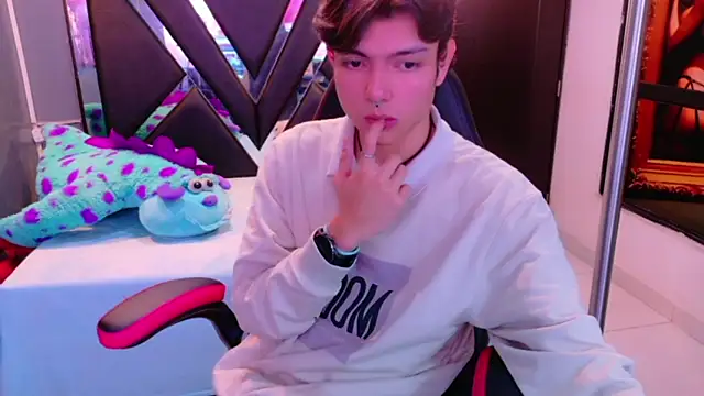 Snapshot of alandelrey57 chatting on 2, 2, 2026 alandelrey57 online show from 2, 2, 2026