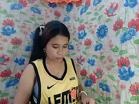 Snapshot of Pinay_Skinny18 chatting on 4, 10, 2025 Pinay Skinny18 online show from 4, 10, 2025