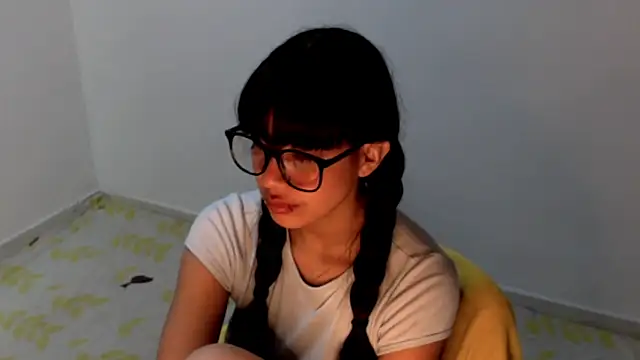 Snapshot of meganmiauu chatting on 6, 6, 2026 meganmiauu online show from 6, 6, 2026