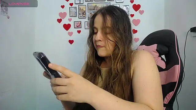 Snapshot of Pregnant_Kloe chatting on 10, 6, 2026 Pregnant Kloe online show from 10, 6, 2026