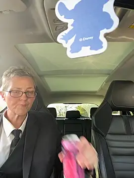 Curvy-Jinx online show from 13, 11, 2025