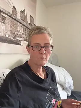 Curvy-Jinx online show from 20, 11, 2025