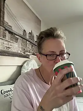 Curvy-Jinx online show from 23, 2, 2026