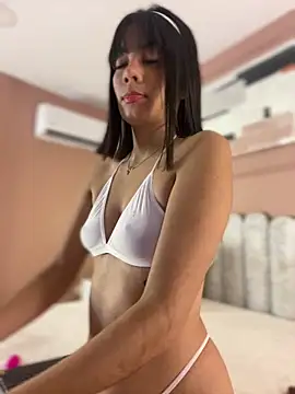 mia kisses2 online show from 22, 10, 2025