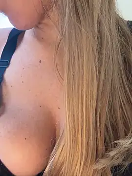 sailor titti online show from 18, 10, 2025