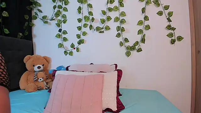 Delilah 85 online show from 11, 10, 2025