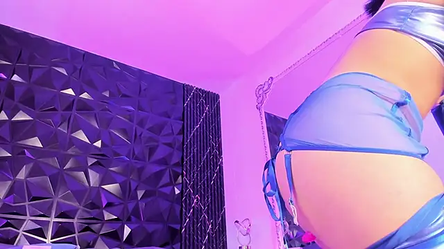 katierouge  online show from 30, 10, 2025