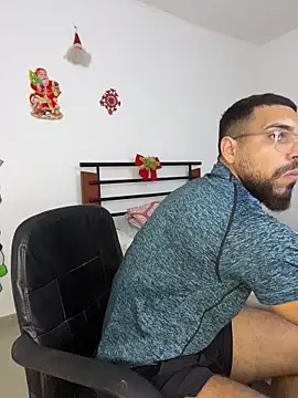 Snapshot of vincentjaxon chatting on 4, 12, 2025 vincentjaxon online show from 4, 12, 2025