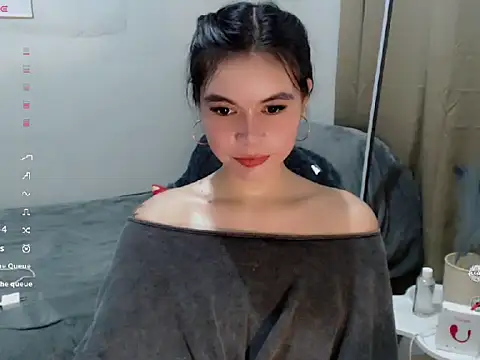 Snapshot of manilynforyou chatting on 20, 11, 2025 manilynforyou online show from 20, 11, 2025