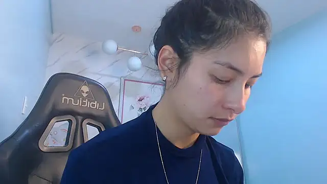 victoria hernandez t  online show from 27, 4, 2026