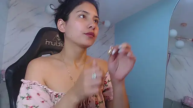 victoria hernandez t  online show from 3, 6, 2026