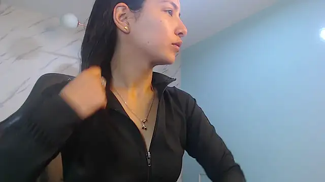 victoria hernandez t  online show from 10, 6, 2026