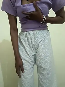 Alia-00 online show from 4, 12, 2025