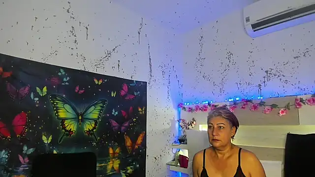 Snapshot of JaddeWalker chatting on 7, 4, 2026 JaddeWalker online show from 7, 4, 2026