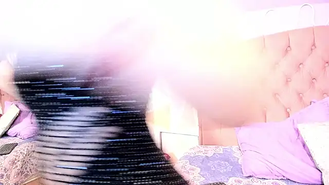 CloeyGraweing online show from 16, 10, 2025