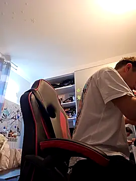 Snapshot of Thelouniost334___ chatting on 6, 10, 2025 Thelouniost334 online show from 6, 10, 2025